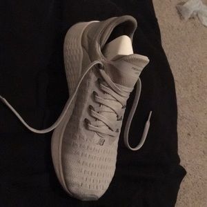 Size US 9.   Never wore still in the box